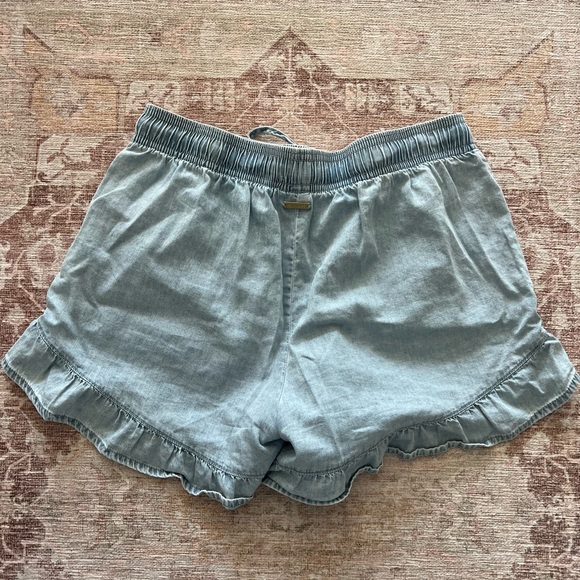 Women's Ruffle Shorts - Picture 2 of 3